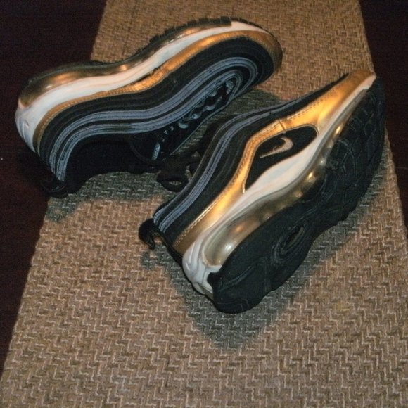 Nike Air Max 97 GS Black Metallic Gold White Sneakers (921522-014) Youth sz 4.5 - Picture 2 of 3